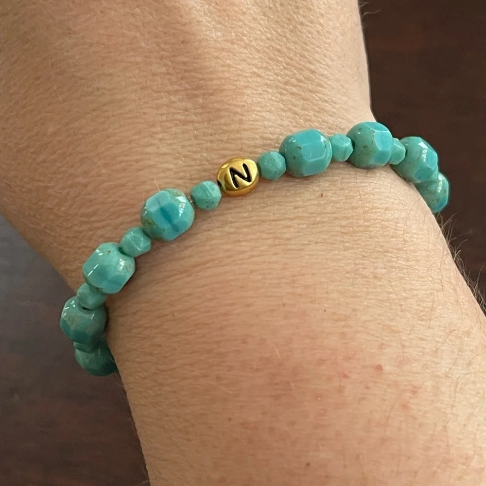 Initial N turquoise blue glass bead stretchy bangle bracelet - Picture 3 of 5